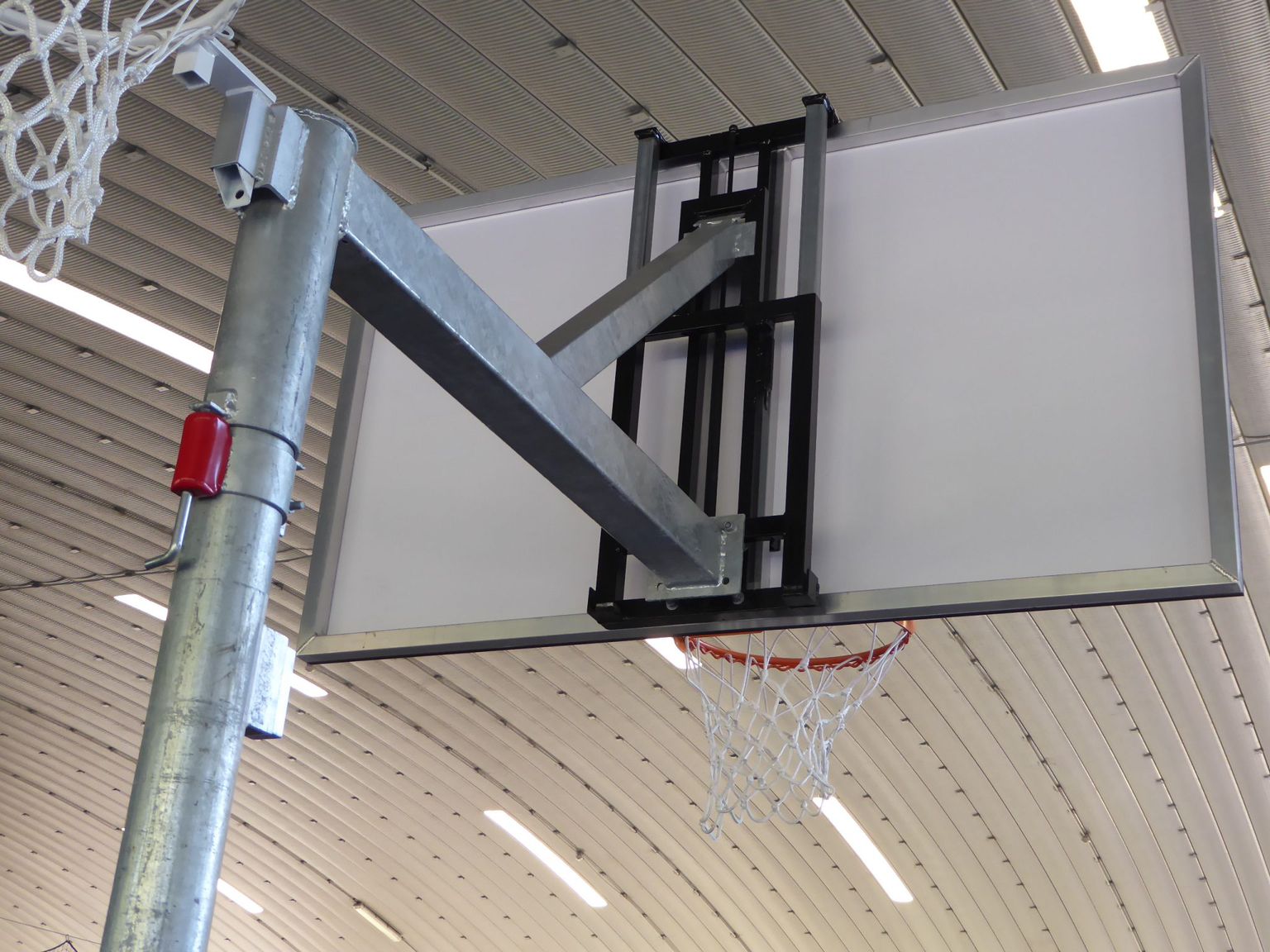 Height Adjustable Rotating Basketball + Netball Tower