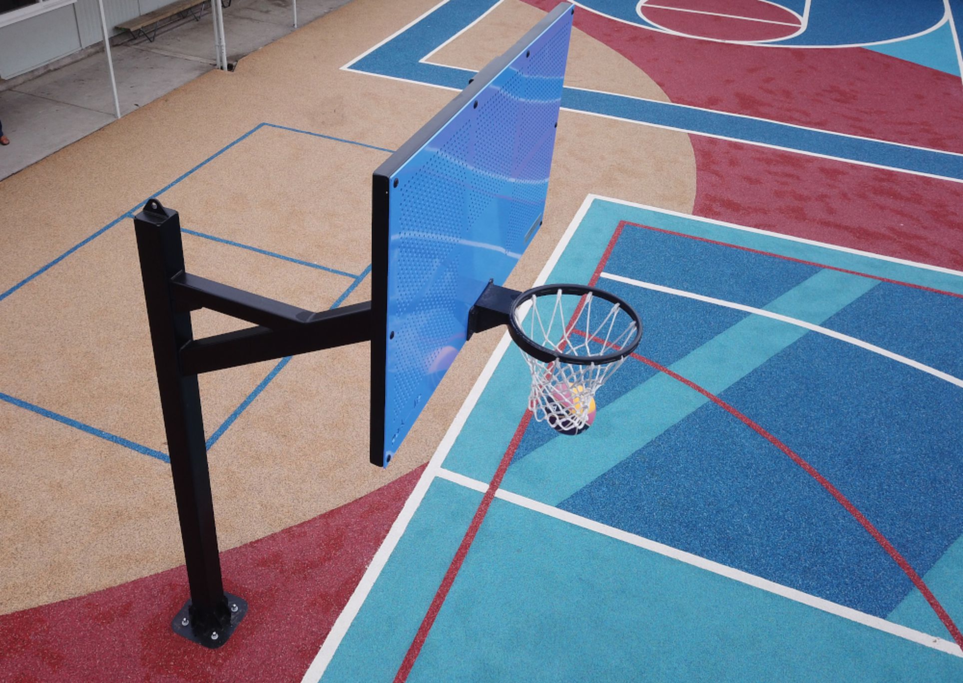 Grizzly Basketball Hoop with Blue Alu Backboard