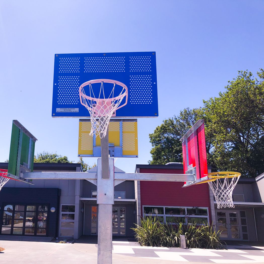 Te Waka Unua School
